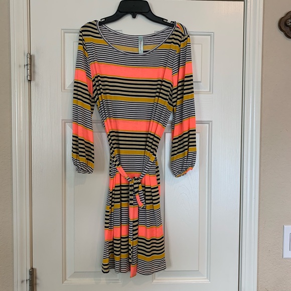 ❤️NEW S Black, Coral, Yellow Tie Waist Dress - Picture 8 of 9